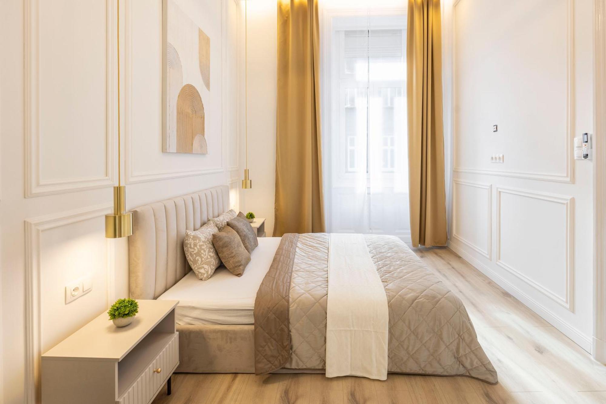 Exclusive & Prestigious Central Residence W/ Balcony Budapest Exterior photo